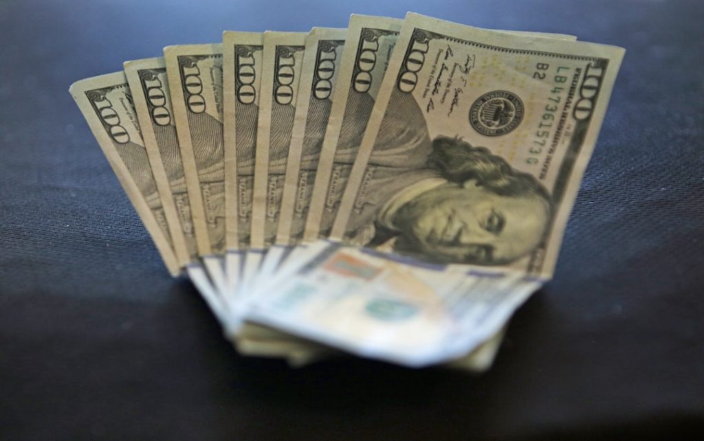 découvrez les salaires dans le secteur bancaire : analyses, comparatifs et tendances des rémunérations des différents métiers de la banque.