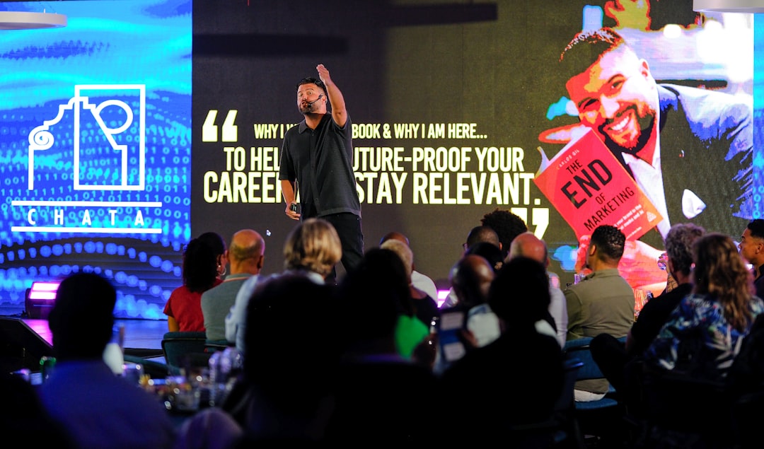 gérez efficacement la communication scolaire avec des outils dédiés pour améliorer les échanges entre enseignants, parents et élèves.