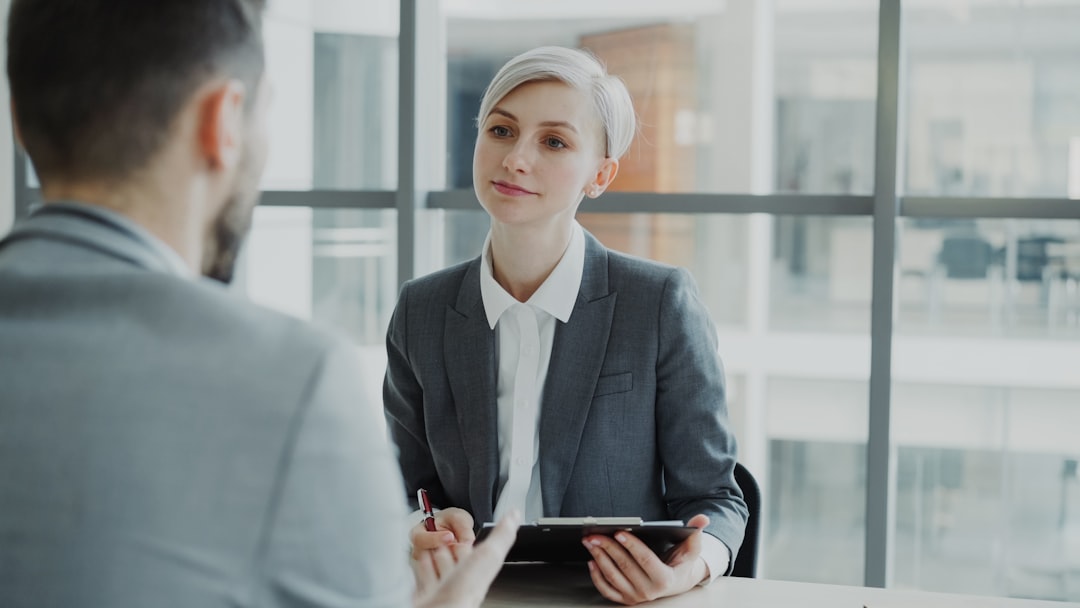découvrez les meilleures pratiques en gestion des ressources humaines pour optimiser le recrutement, la formation et la motivation des employés au sein de votre entreprise.