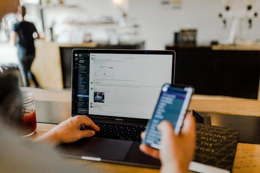 découvrez les meilleures stratégies de communication interne pour améliorer la collaboration, renforcer la cohésion d'équipe et optimiser le flux d'informations au sein de votre organisation.
